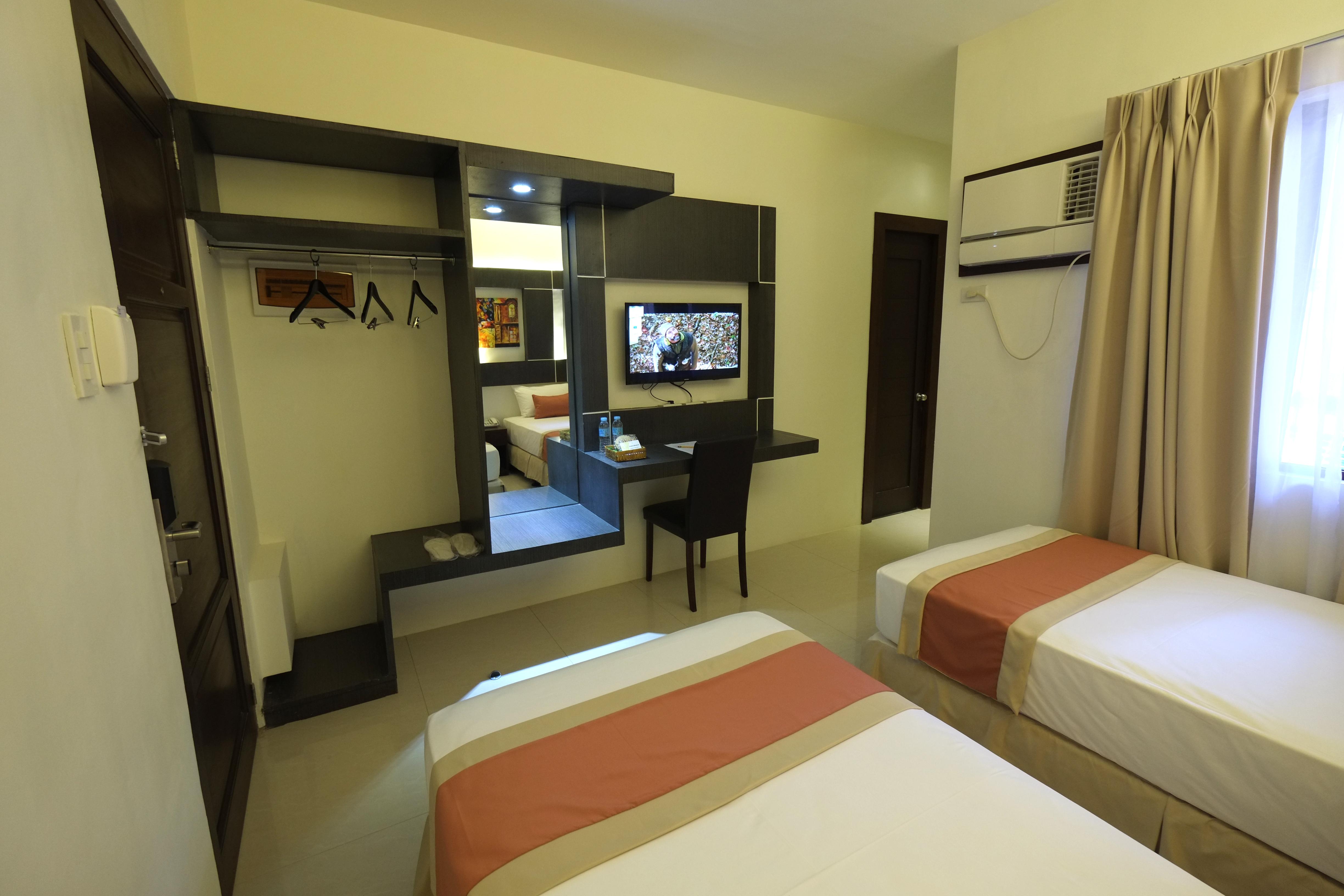 Southpole Central Hotel Cebu Exterior photo