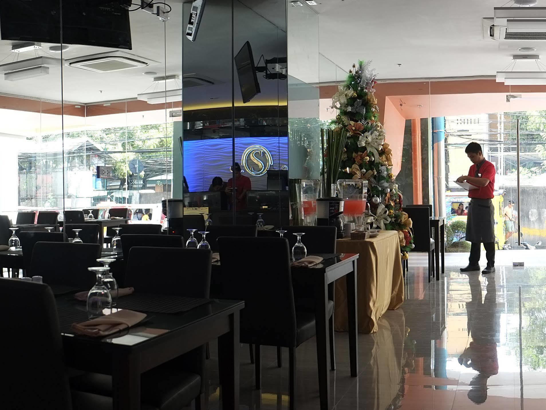 Southpole Central Hotel Cebu Exterior photo