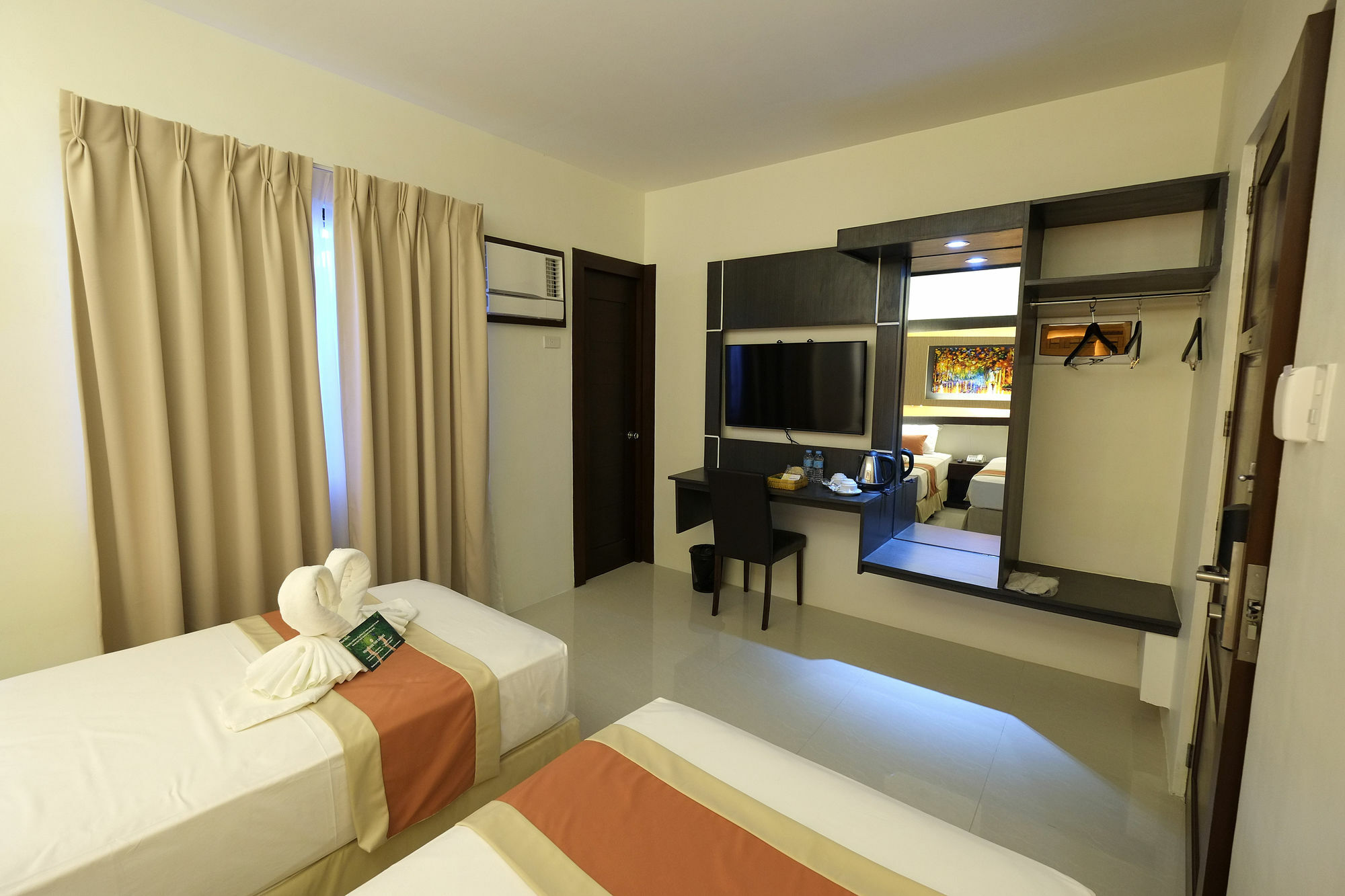 Southpole Central Hotel Cebu Exterior photo